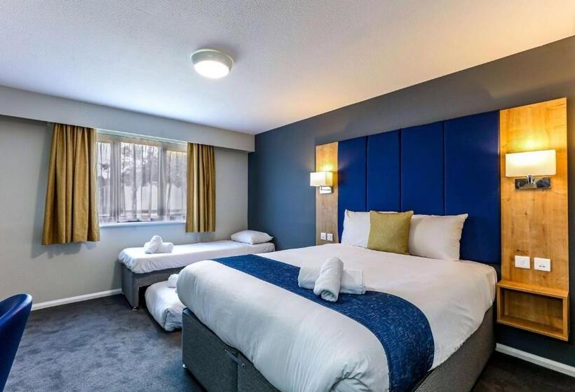 Семейный Номер, Days Inn Warwick Northbound M40