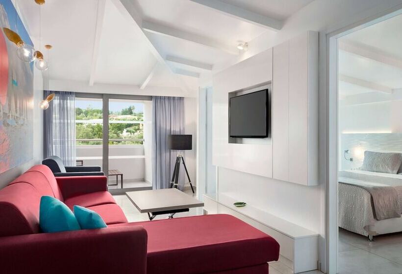 Люкс Superior, TRYP by Wyndham Corfu Dassia