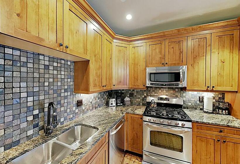 آپارتمان 1 خوابه, Frisco Condo Unit C