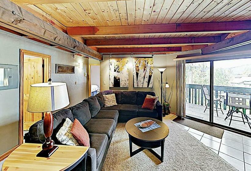 침실 2개 아파트, Treehouse Condo Unit H202
