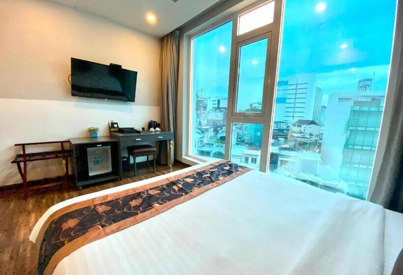 اتاق لوکس با چشم‌انداز شهر, Cicilia City Hotel Saigon Center