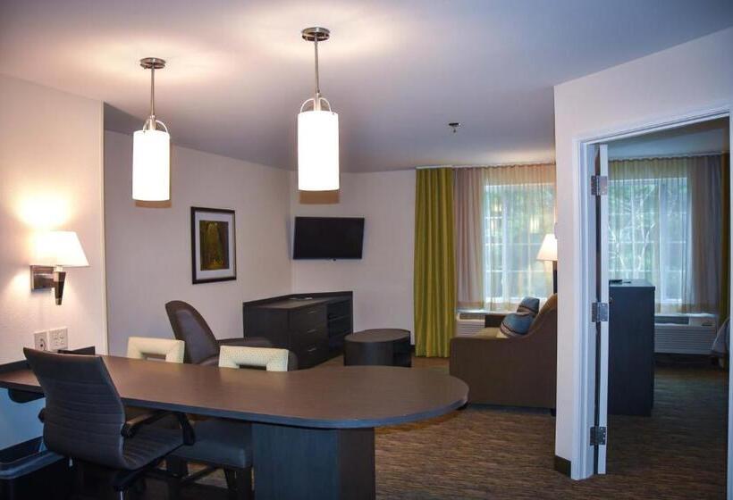 带大床的套房, Candlewood Suites Columbus Northeast, An Ihg