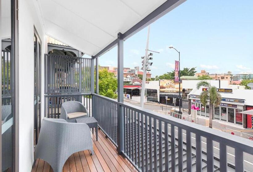디럭스 스위트, The Beetson Hotel  Formerly Gambaro
