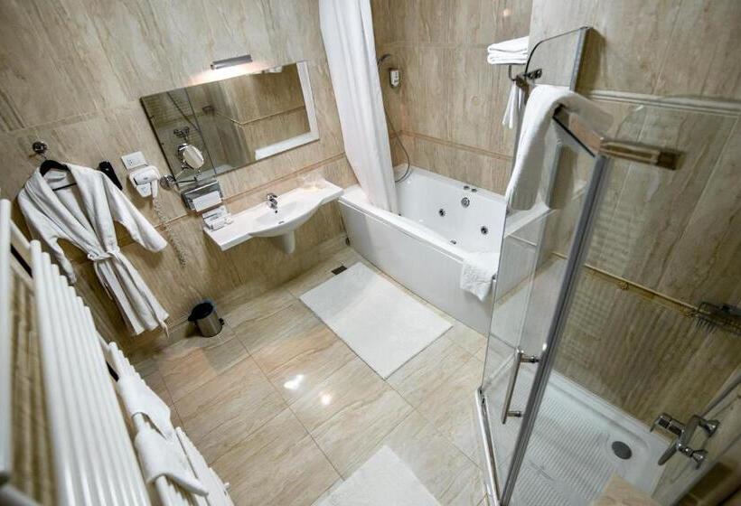 Люкс Deluxe Кровать Кинг, Golden House
