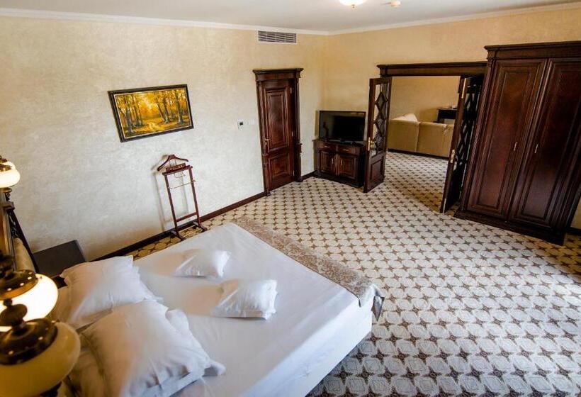 Люкс Deluxe Кровать Кинг, Golden House