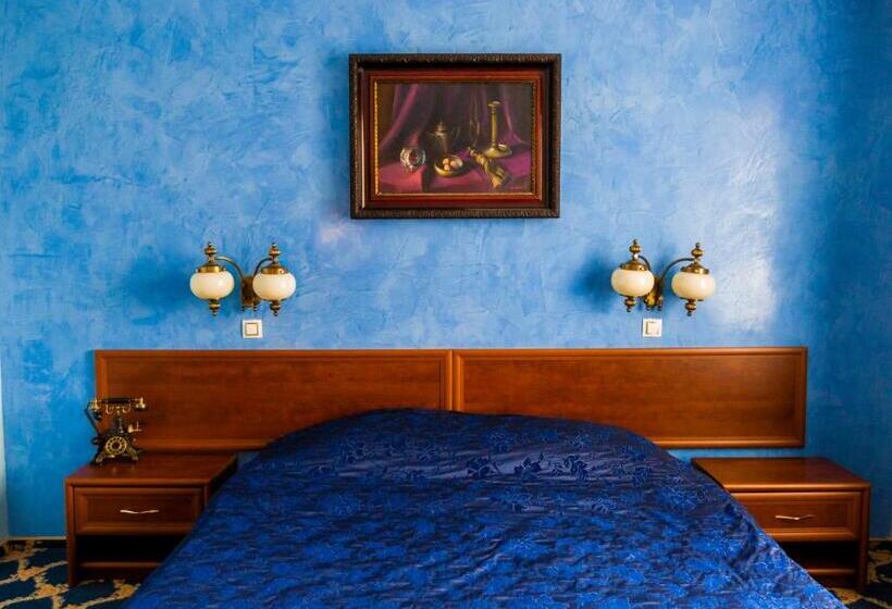 Полулюкс Одноместный с Террасой, Golden House