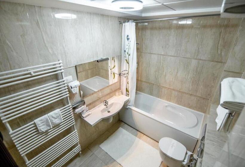 Номер Стандарт с Балконом, Golden House