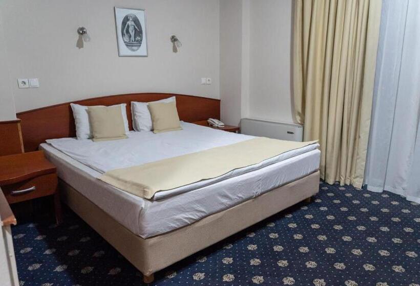 Habitación Estándar con Balcón, Salida