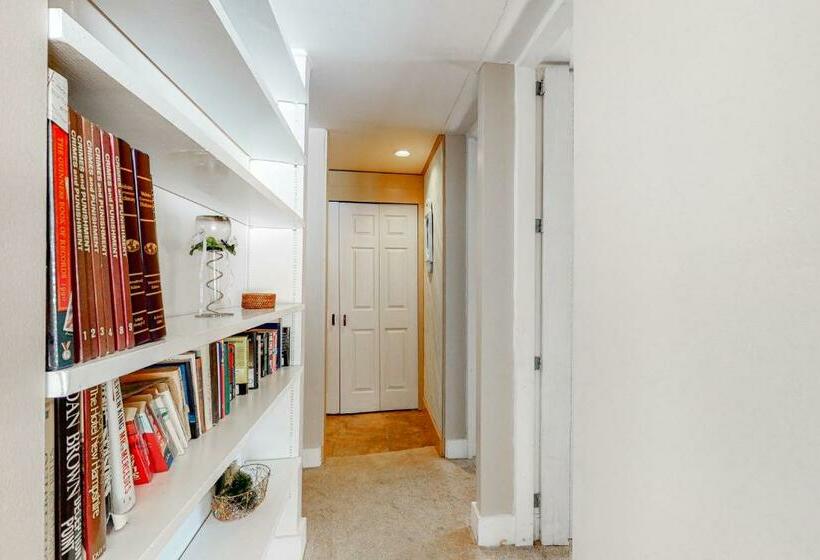 Апартаменты 3 Спальни, Trailside Retreat