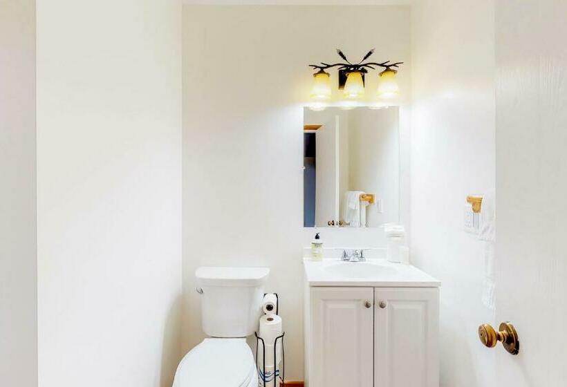 带2个卧室的公寓, Pinewood Delightful Retreat