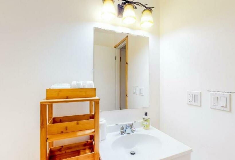 带2个卧室的公寓, Pinewood Delightful Retreat
