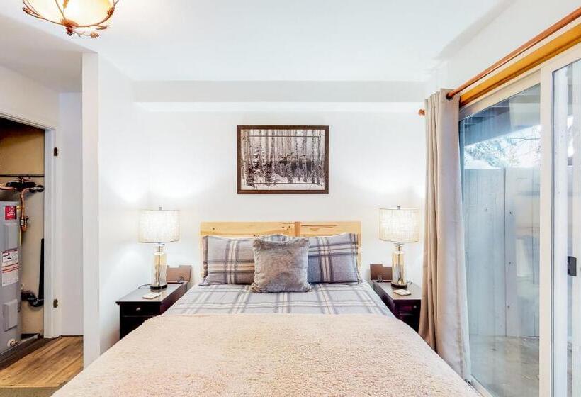 带2个卧室的公寓, Pinewood Delightful Retreat