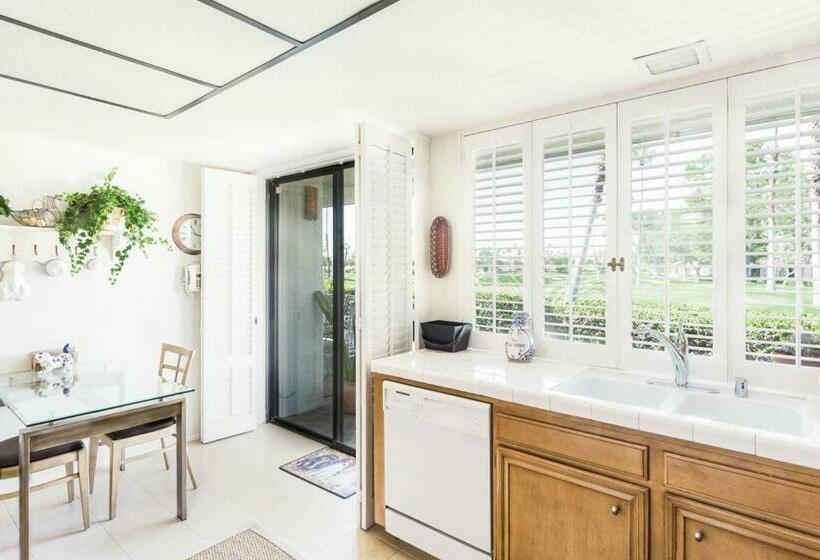 ２ベッドルームアパートメント, Rancho Mirage Condo