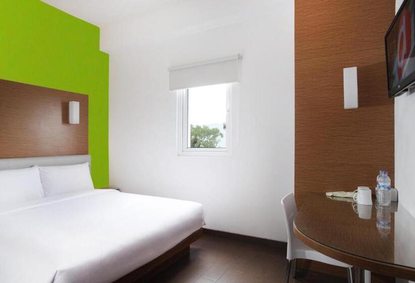 Номер Стандартный Кровать Куин, Amaris Hotel Malang
