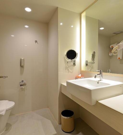 Номер Стандарт, Harris Hotel & Conventions Ciumbuleuit   Bandung