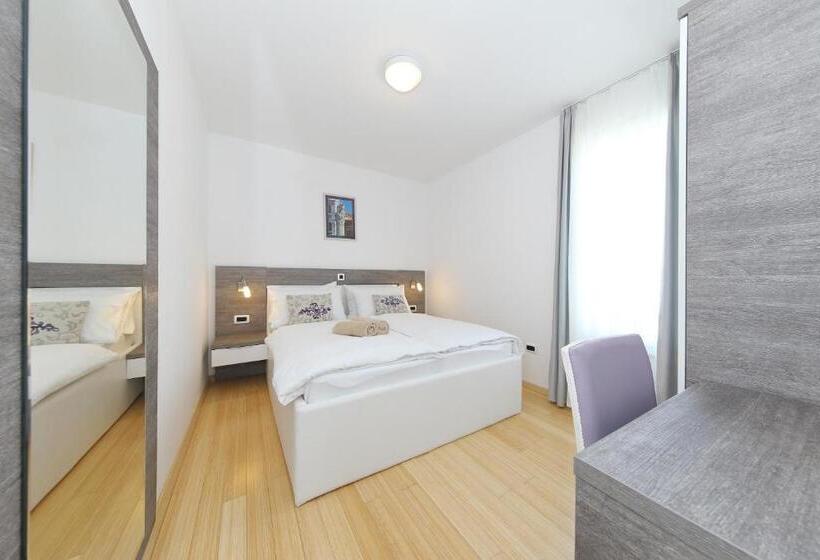 2 베드룸 컴포트 아파트, Sunnyside Apartments Petrčane
