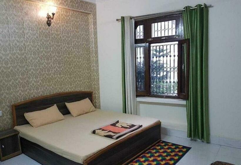 Quarto Triplo Clássico, Oyo 70230  Rajeshwari Plaza