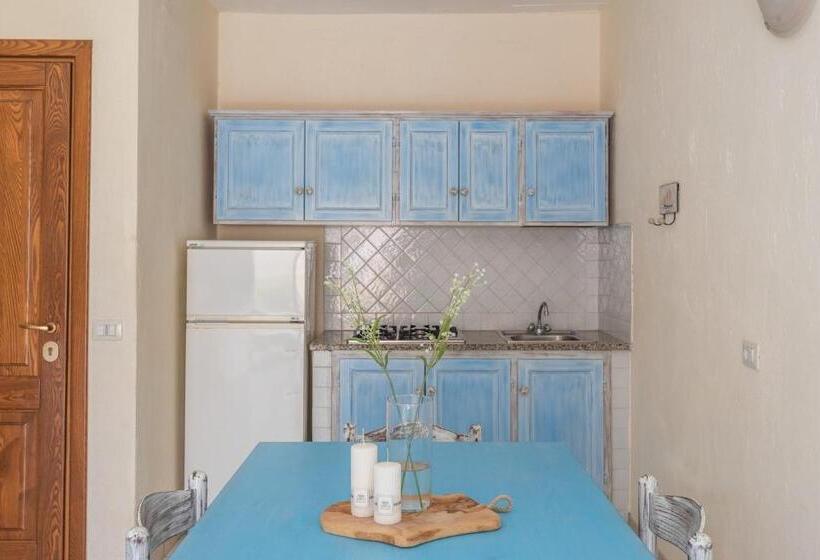 آپارتمان 1 خوابه با چشم‌انداز دریا, Residence A Golfo Di Marinella A 450 Mt Dal Mare