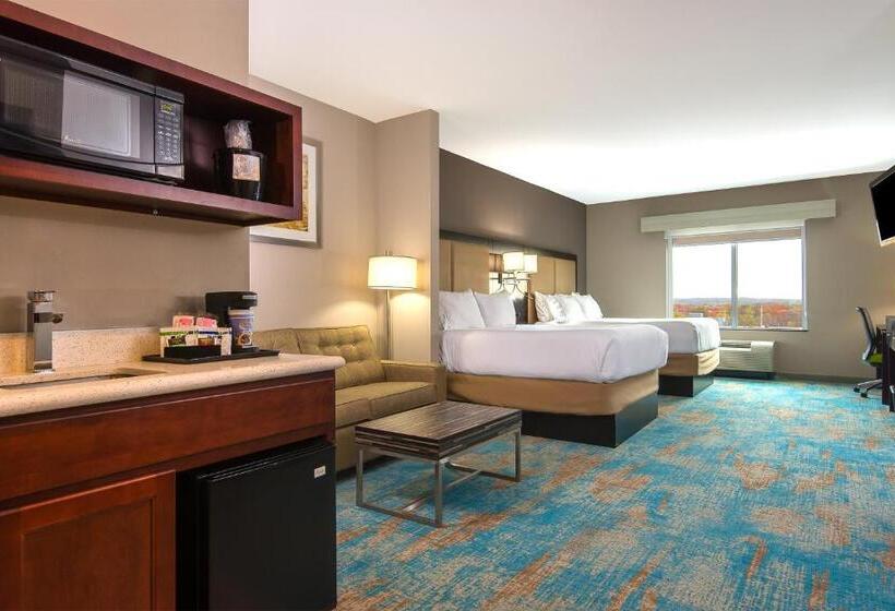Люкс, Holiday Inn Express & Suites Norwood Boston Area By Ihg