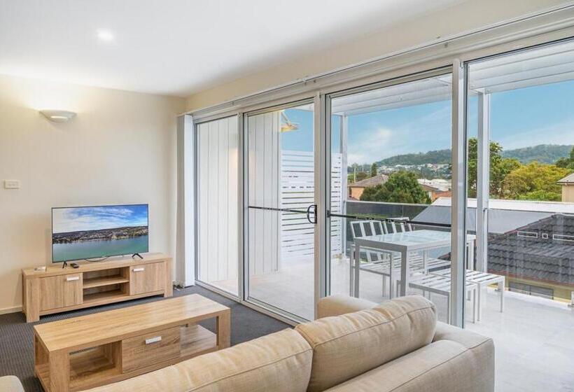 테라스가 있는 2 베드룸 아파트, Warners Bay Apartments