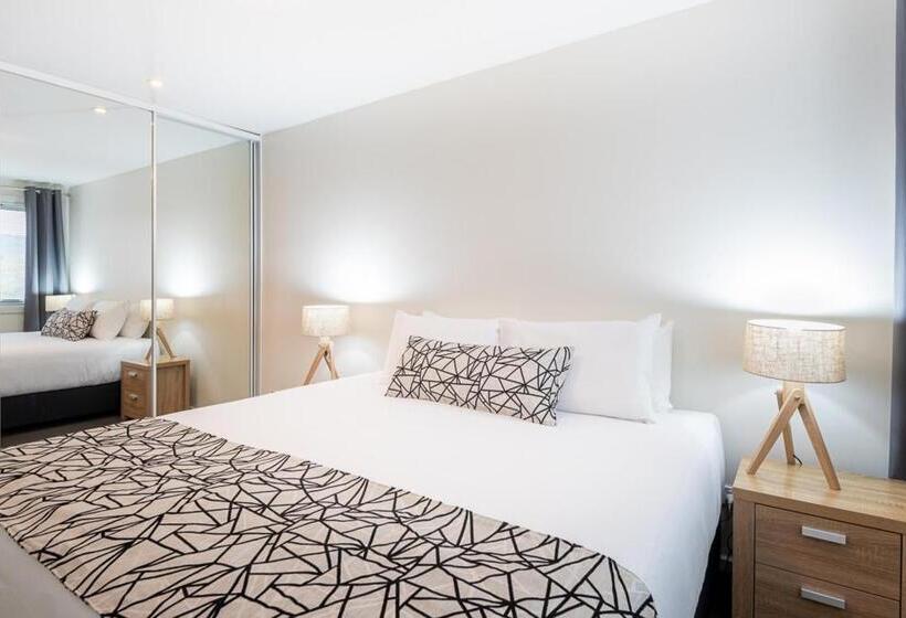Апартаменты 3 Спальни, Warners Bay Apartments