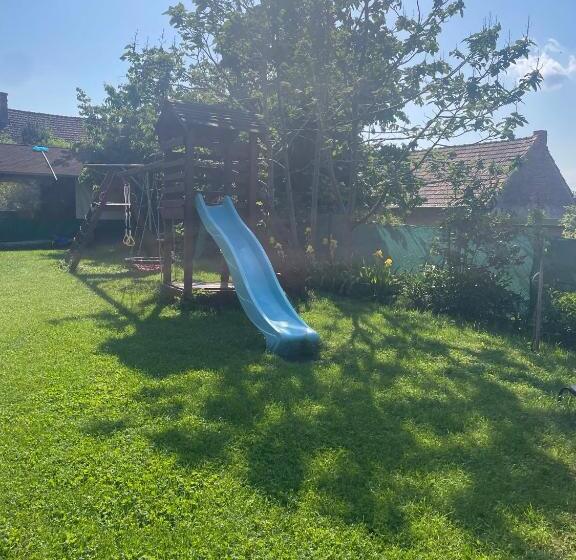 Шале 1 Спальня, Na úpatí Pálavy