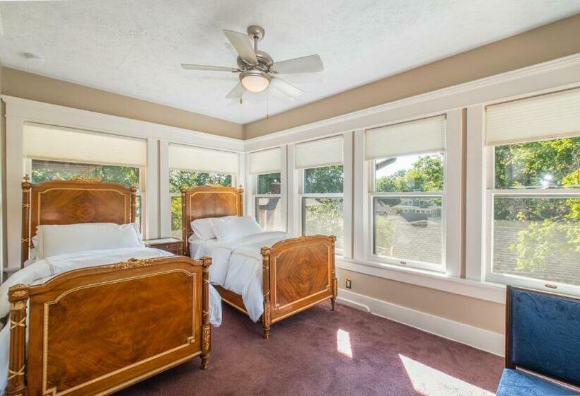 Люкс 3 Спальни, Martha S Bed And Breakfast