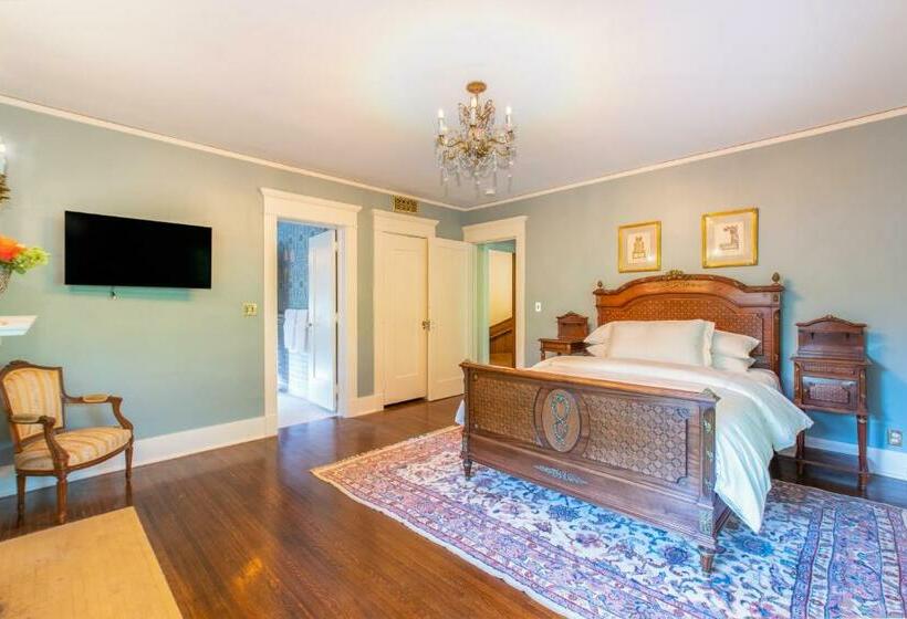 Люкс 3 Спальни, Martha S Bed And Breakfast