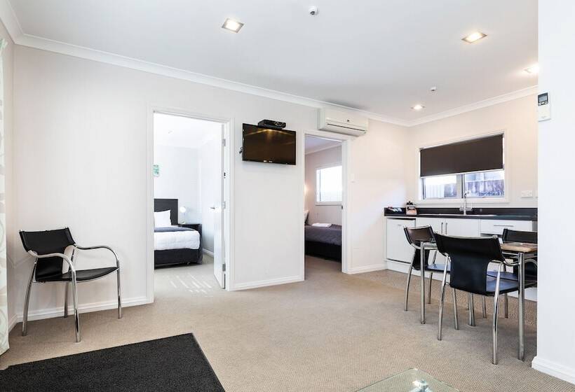 Апартаменты 2 Спальни, Beach Street Motel Apartments