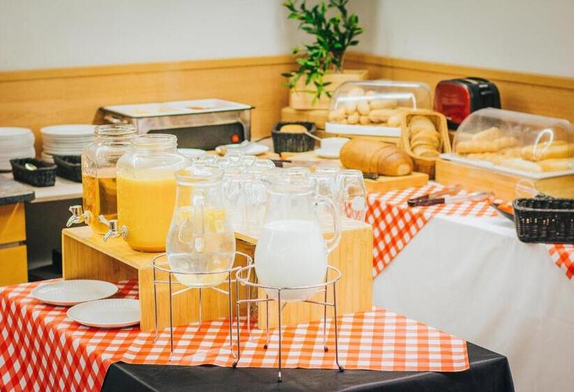 اتاق استاندارد, Arena