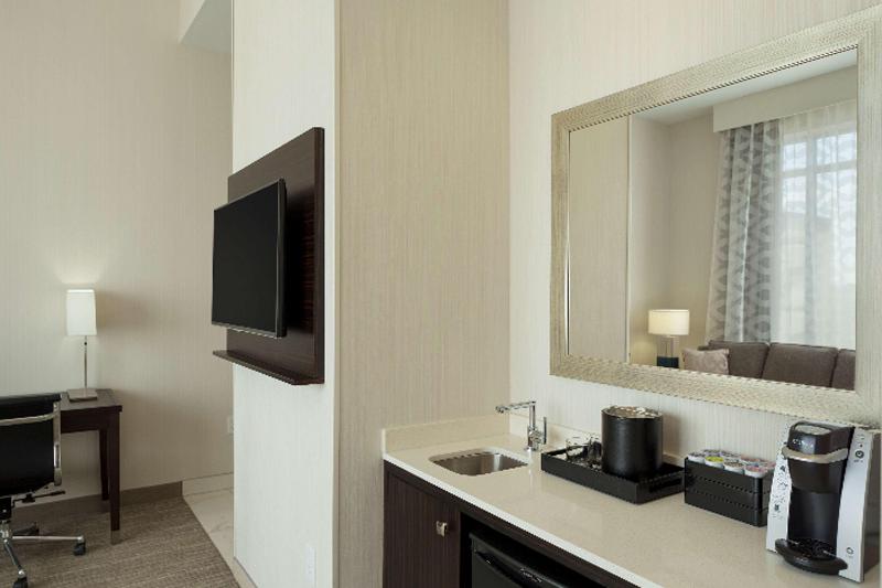 سوئیت برای معلولان, Embassy Suites Louisville Downtown