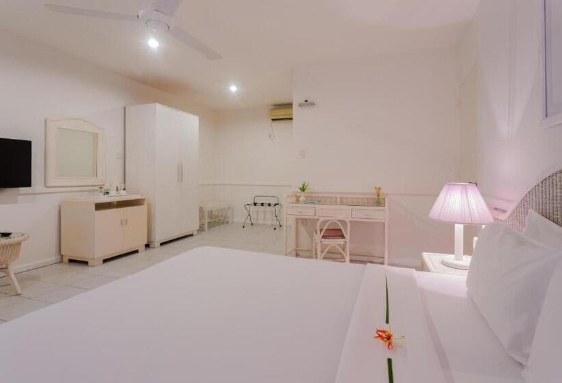 اتاق استاندارد, Equator Village Resort