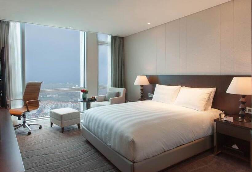 디럭스 룸 바다 전망, Lotte City Hotel Jeju