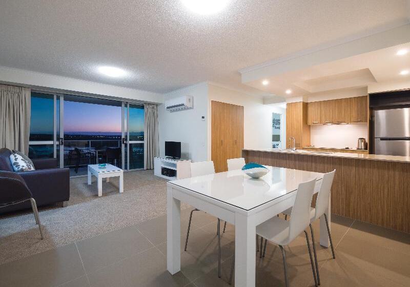 آپارتمان مدیریتی 2 خوابه, Oaks Mackay Rivermarque