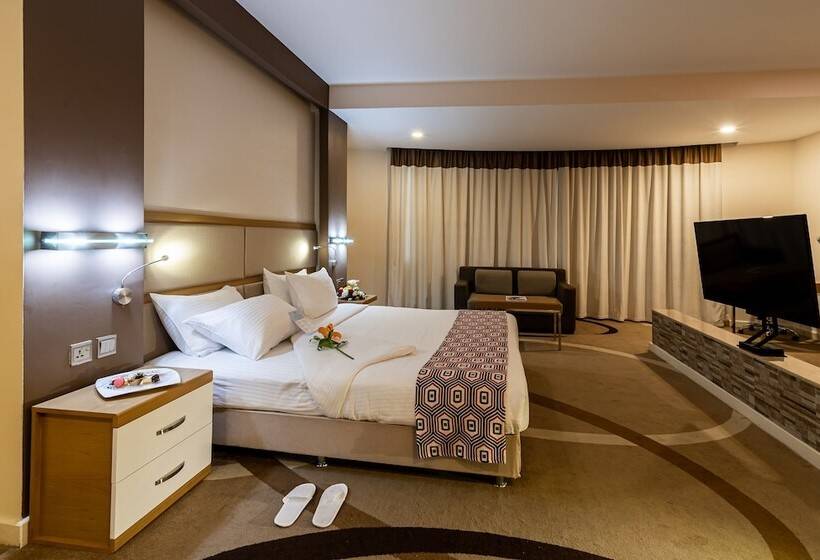 سوییت جونیور, Prideinn Azure Hotel Nairobi Westlands