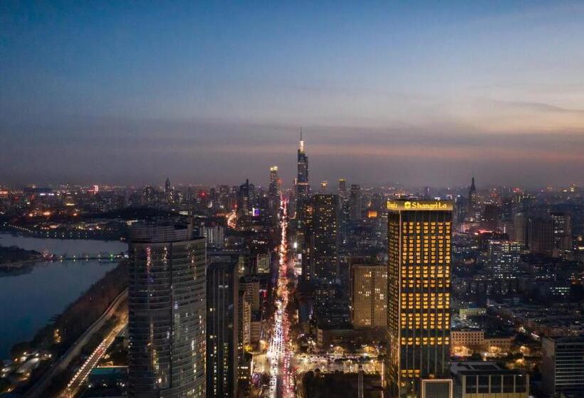 اتاق استاندارد با تخت بزرگ, Shangrila Nanjing