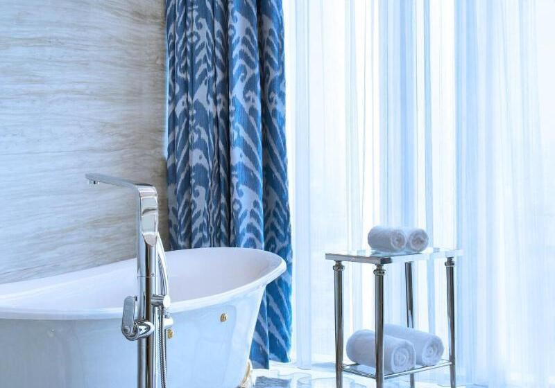 Номер Премиум, The Azure Qiantang, A Luxury Collection Hotel, Hangzhou