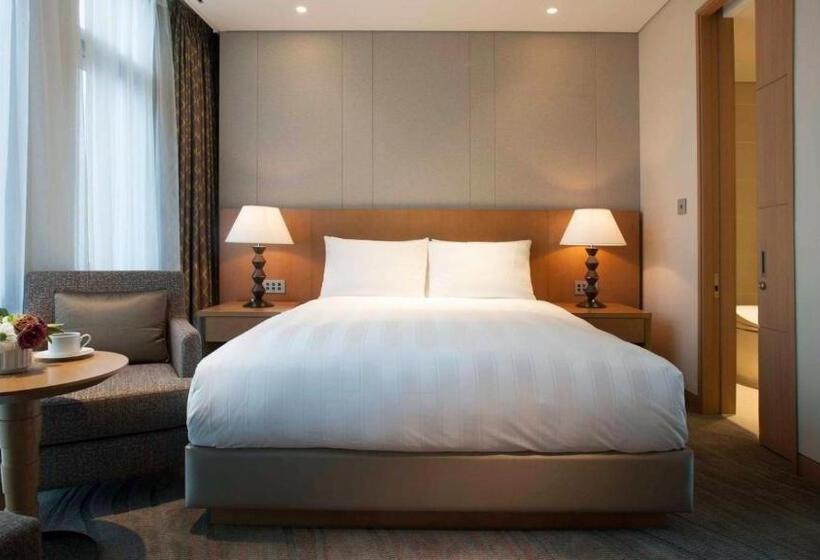 디럭스 룸 바다 전망, Lotte City Hotel Jeju