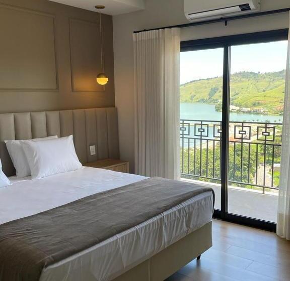 Suite with lake view, Vista Do Lago
