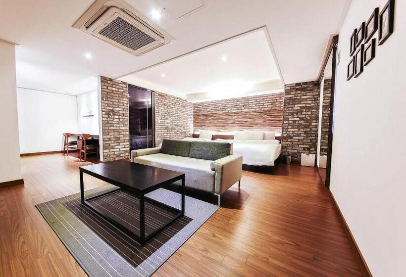 Номер Премиум, Bundang Regency
