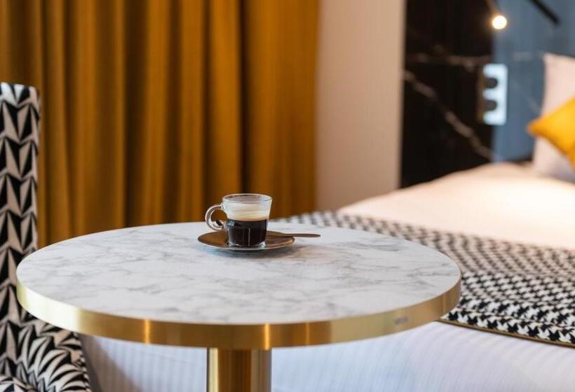 Номер Стандарт Трехместный, Hôtel D Angleterre Rouen Centre Gare