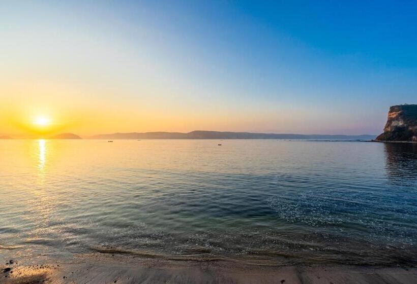 Стандартный Номер Кровать Кинг, Inlight Lombok Beach Hotel New Year Offer