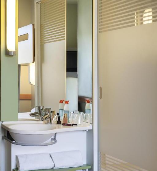 Номер Стандарт Трехместный, Ibis Budget Bordeaux Centre Bastide
