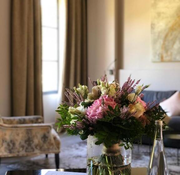 Люкс Престиж, Les Lodges Sainte Victoire Hotel & Spa