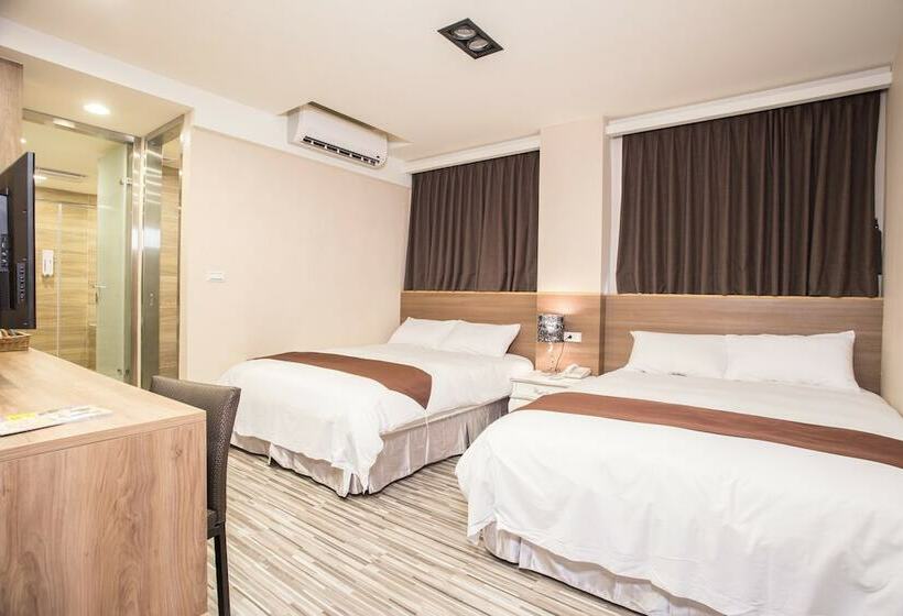 اتاق لوکس چهار تخته, Royal Rose Hotel Taipei Station