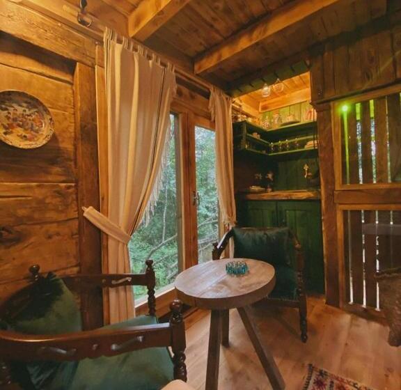 اتاق استاندارد سه نفره, Zeni De Vore Serender & House