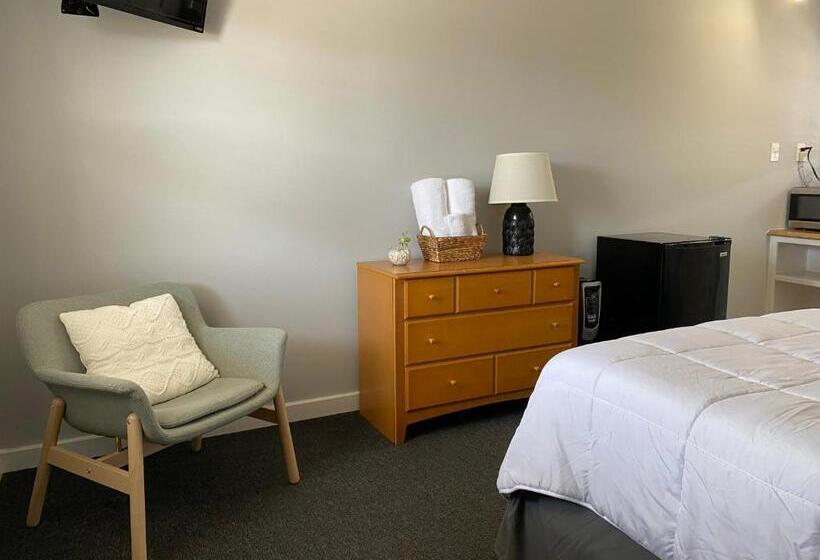 Номер Стандарт, Tower Circle Motel