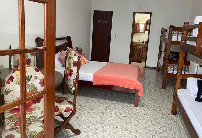 패밀리 스위트, Praia Virgem Hostel