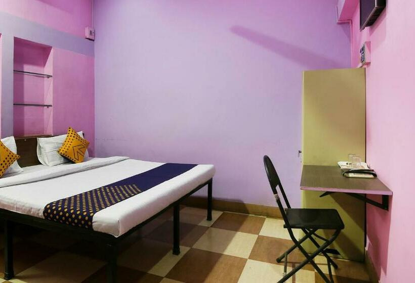 Номер Стандарт Трехместный, Spot On 67841 Hotel Rajeshwar