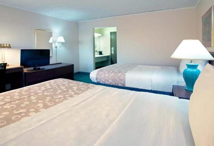 Deluxe Suite, Norwood Inn & Suites Indianapolis